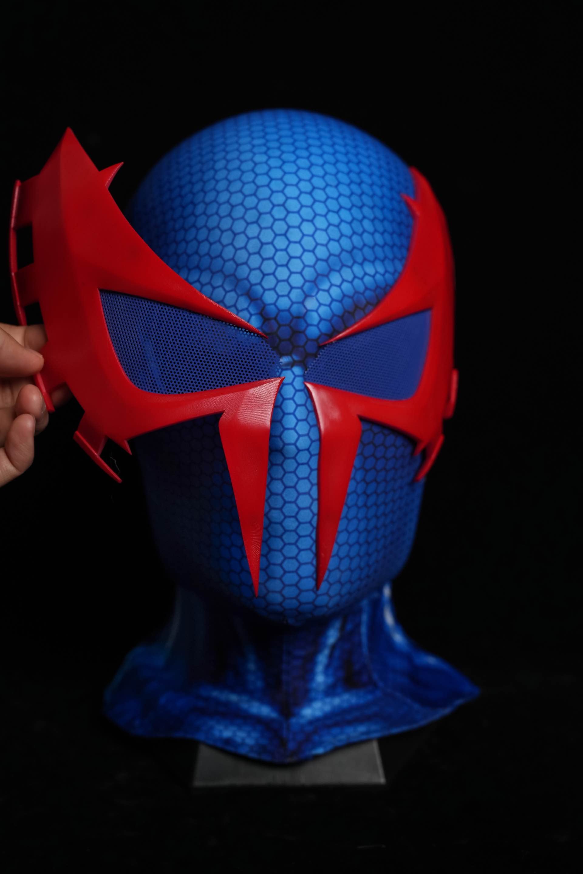 Blue Variant Web-Pattern Mask with Face Shell – joyydesign